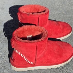 Ugg Men Sz 9 Red Candy Cane Trim Sherpa Bootie